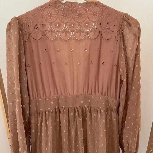 Romantic Eyelet Robe - Picture 7 of 8